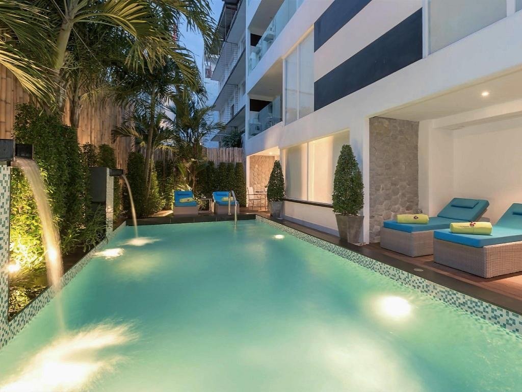 BYD Lofts Boutique Hotel & Serviced Apartments：泳池