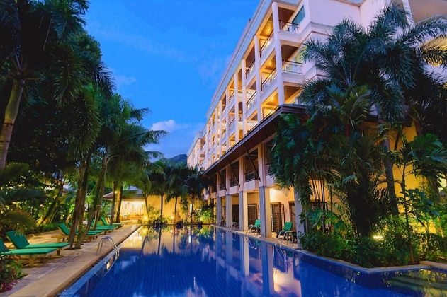 Thanthip Beach Resort Patong：泳池